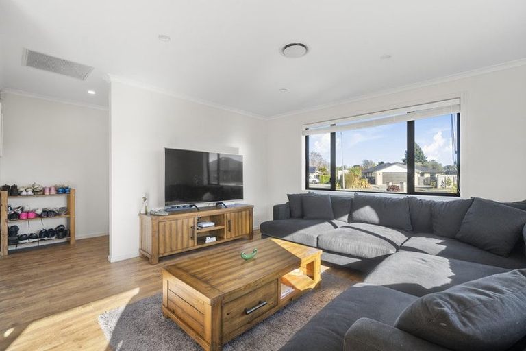 Photo of property in 16 Austin Reid Avenue, Carterton, 5713