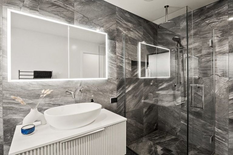 Photo of property in 6 Cheviot Street, Jacks Point, 9371