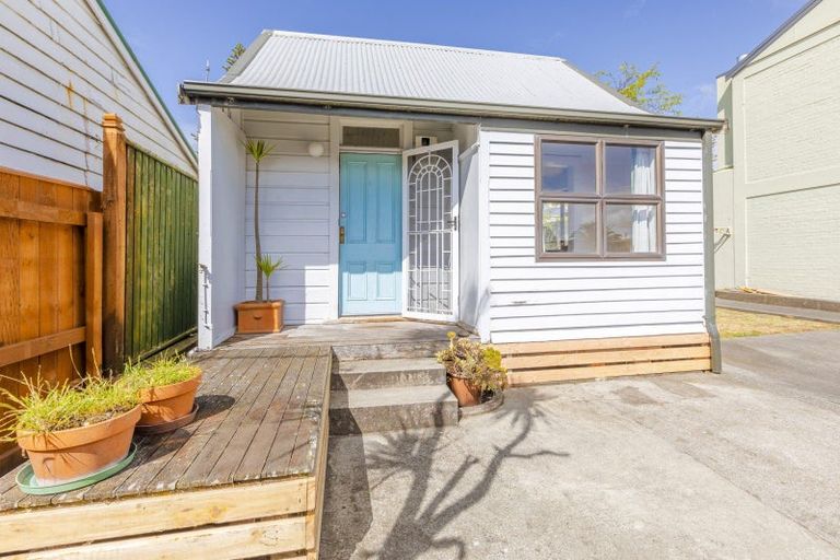 Photo of property in 482 Hastings Street, Napier South, Napier, 4110