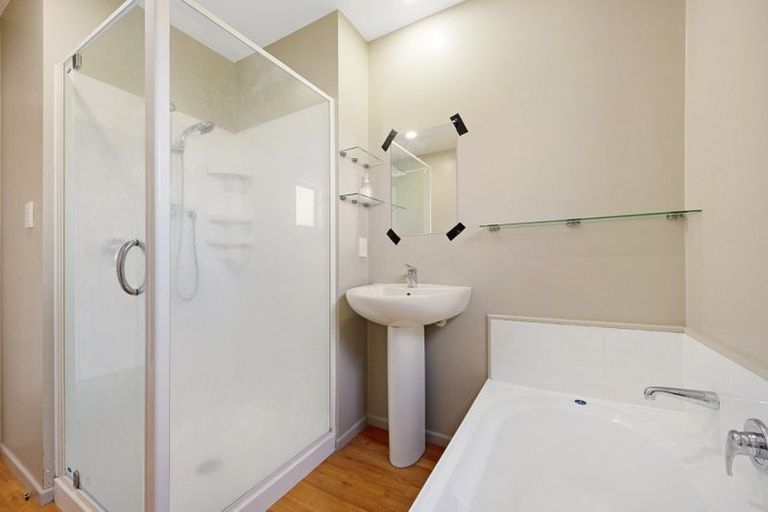 Photo of property in 19a Tio Tio Road, Miramar, Wellington, 6022