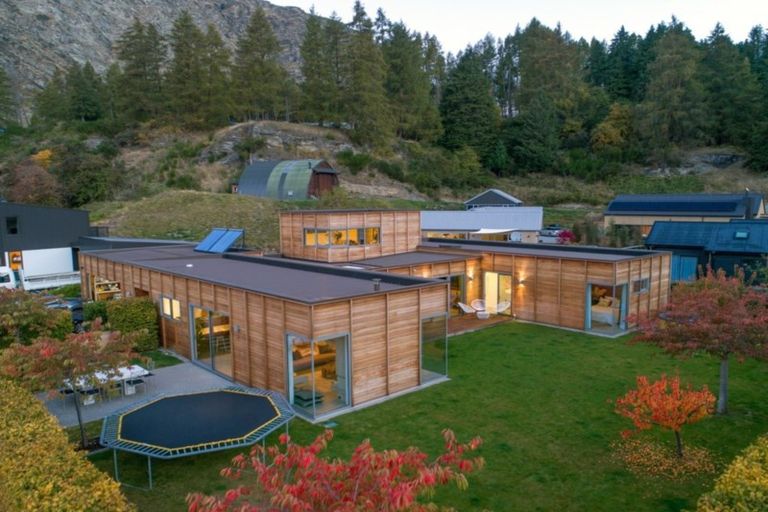 Photo of property in 29 Mathias Terrace, Arthurs Point, Queenstown, 9371