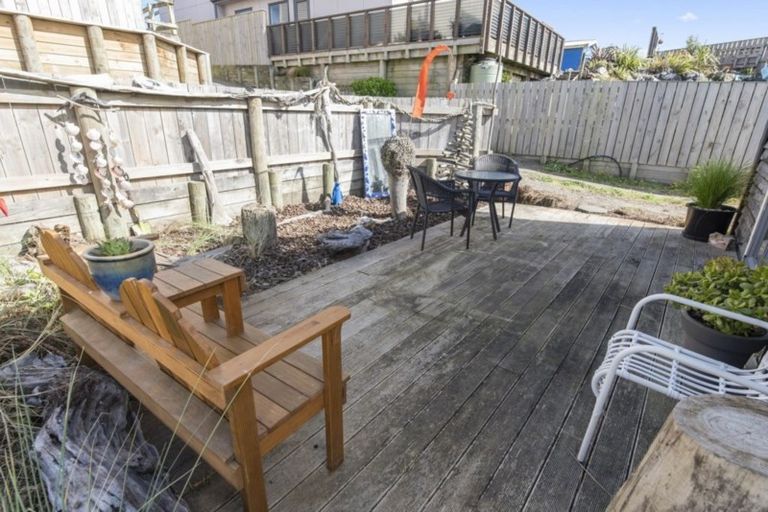 Photo of property in 19a Marine Parade South, Foxton Beach, Foxton, 4815