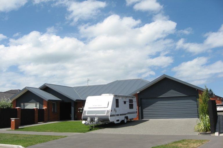 Photo of property in 3 Woodhaven Place, Parklands, Christchurch, 8083