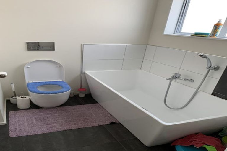 Photo of property in 25 Nassau Avenue, Grenada North, Wellington, 5028