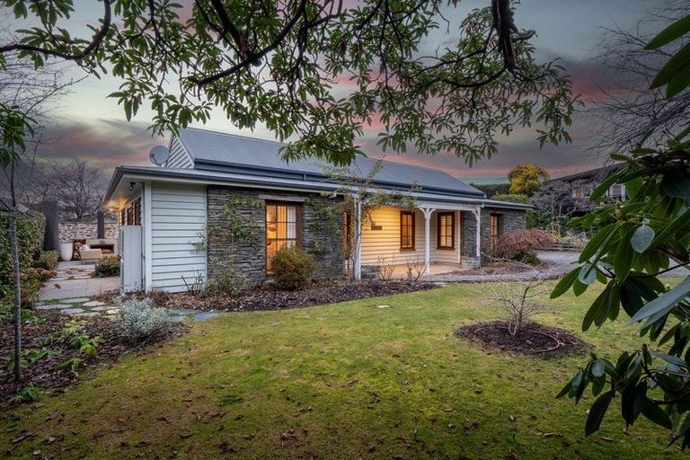 Photo of property in 21 Berkshire Street, Arrowtown, 9302