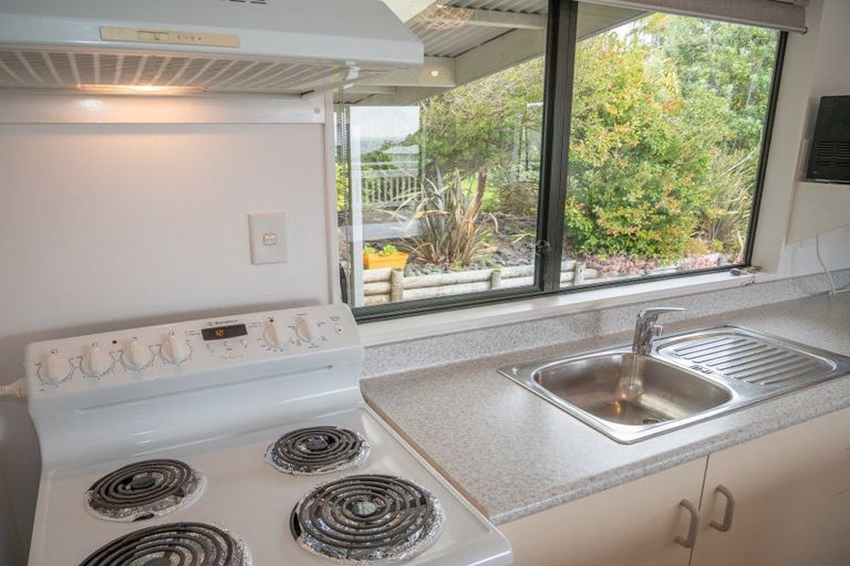 Photo of property in 38 Stratford Drive, Cable Bay, 0420