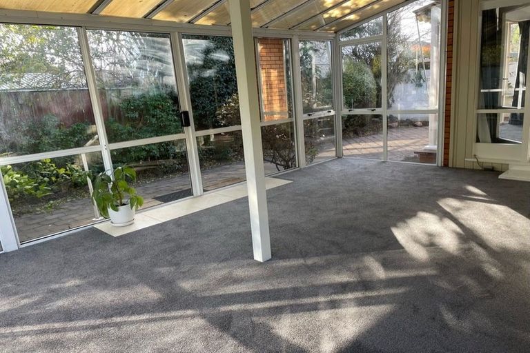 Photo of property in 1/427 Avonhead Road, Avonhead, Christchurch, 8042