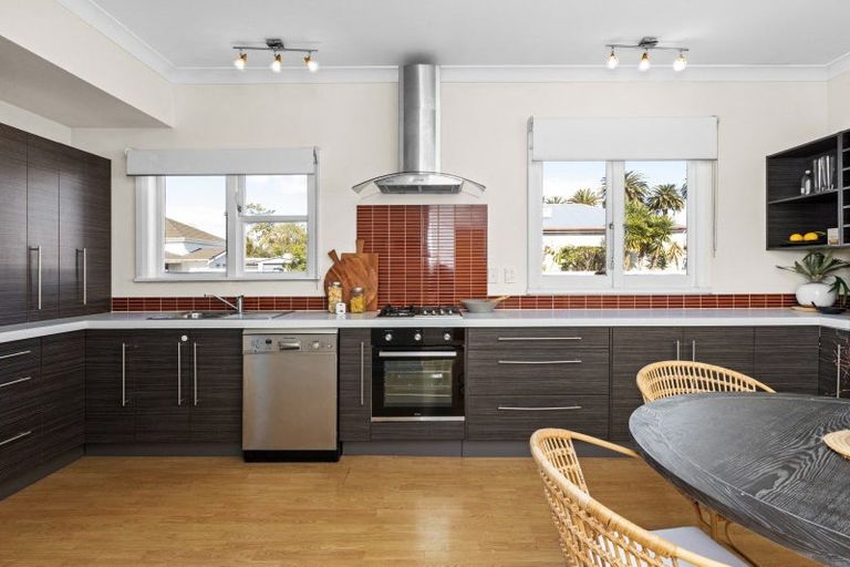 Photo of property in 82 Kennedy Road, Napier South, Napier, 4110