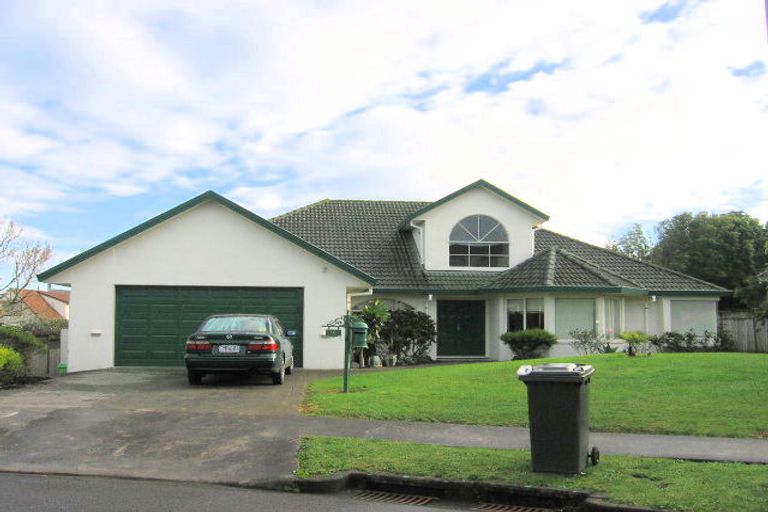 Photo of property in 6 Serl Place, Goodwood Heights, Auckland, 2105