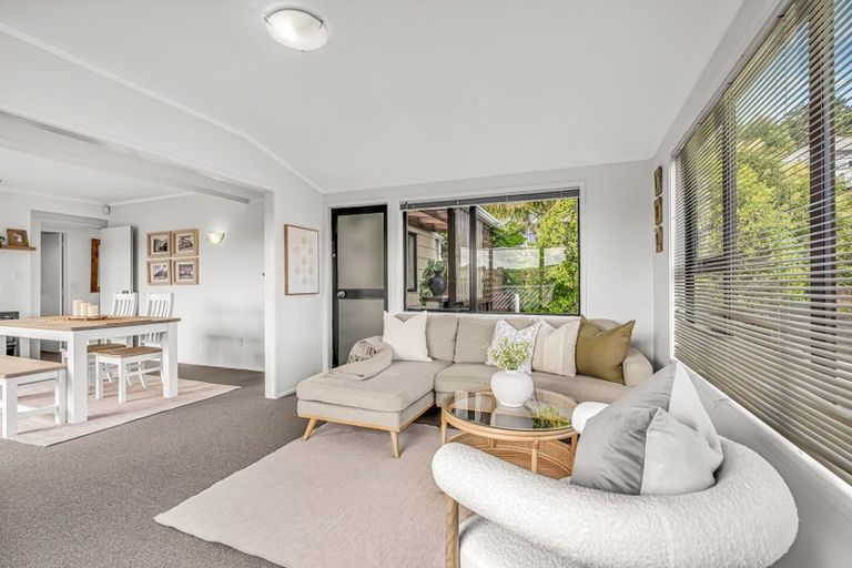 Photo of property in 6 Rautawhiri Road, Helensville, 0800