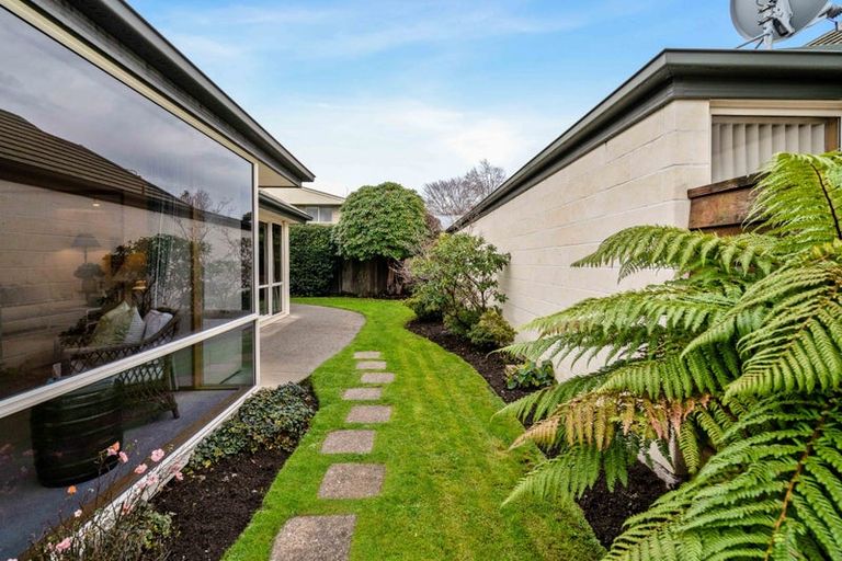 Photo of property in 2/35 Merrin Street, Avonhead, Christchurch, 8042