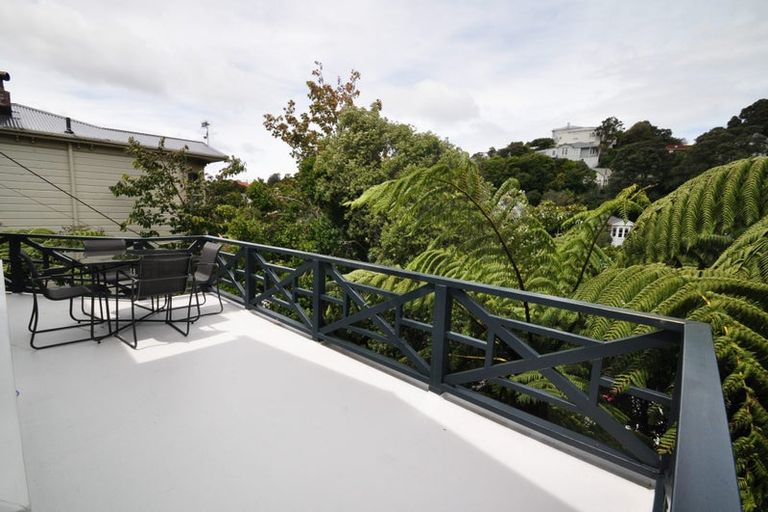 Photo of property in 140 Glenmore Street, Northland, Wellington, 6012