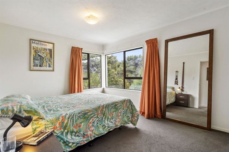 Photo of property in 3 Emery Grove, Bayview, Auckland, 0629