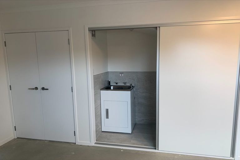 Photo of property in 3/1 Scott Road, Hobsonville, Auckland, 0616