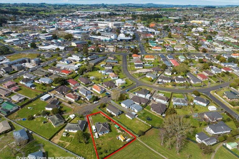 Photo of property in 10 Alamein Place, Pukekohe, 2120
