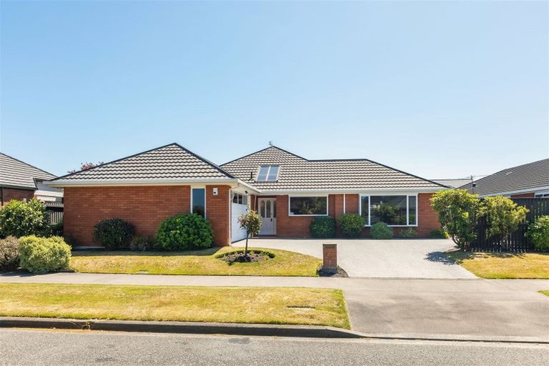 Photo of property in 23 Apsley Drive, Russley, Christchurch, 8042