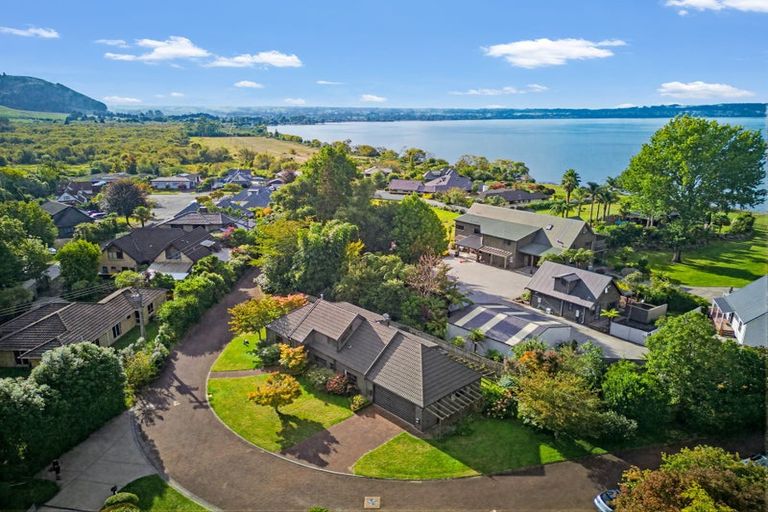 Photo of property in 38 Gemini Place, Kawaha Point, Rotorua, 3010