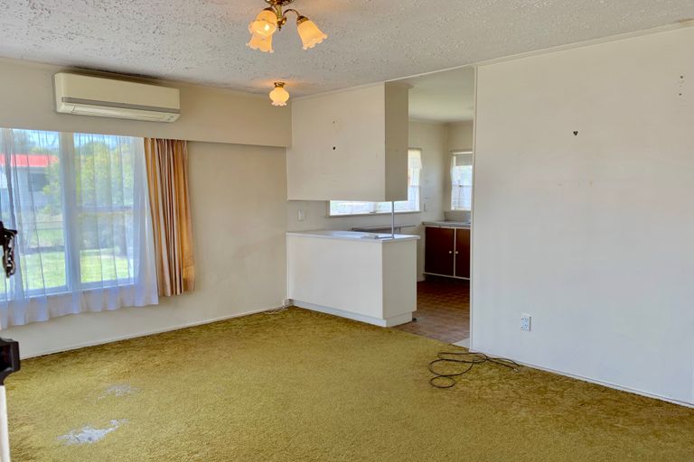 Photo of property in 2/4 Lingfield Street, Glenfield, Auckland, 0629