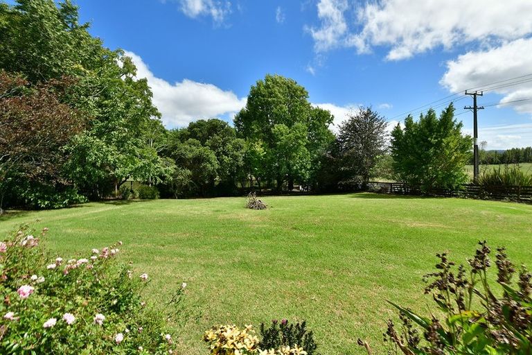 Photo of property in 2059 State Highway 16, Helensville, 0875