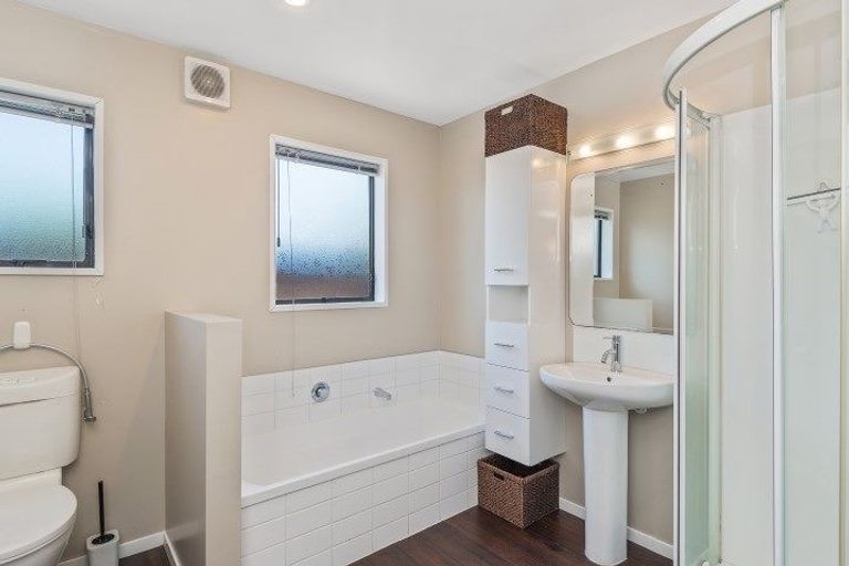 Photo of property in 4 Glenburn Place, Avonhead, Christchurch, 8042