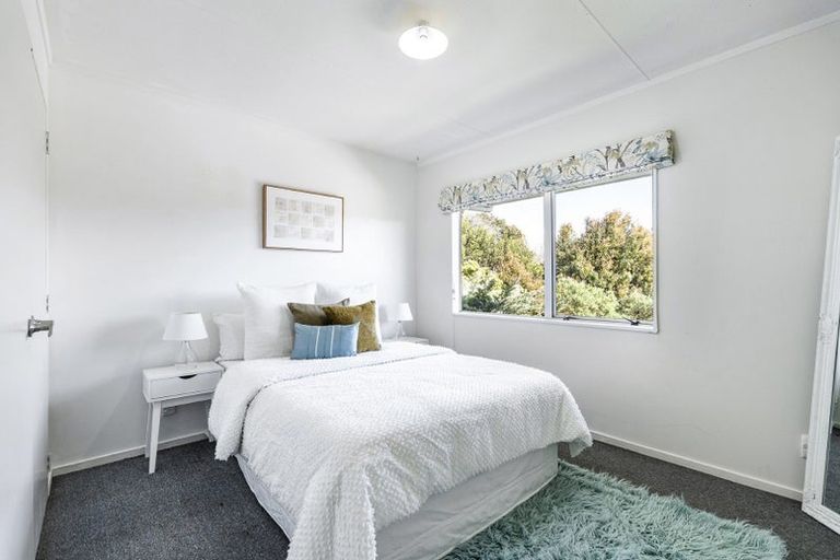 Photo of property in 5 Jensen Place, Frankleigh Park, New Plymouth, 4310