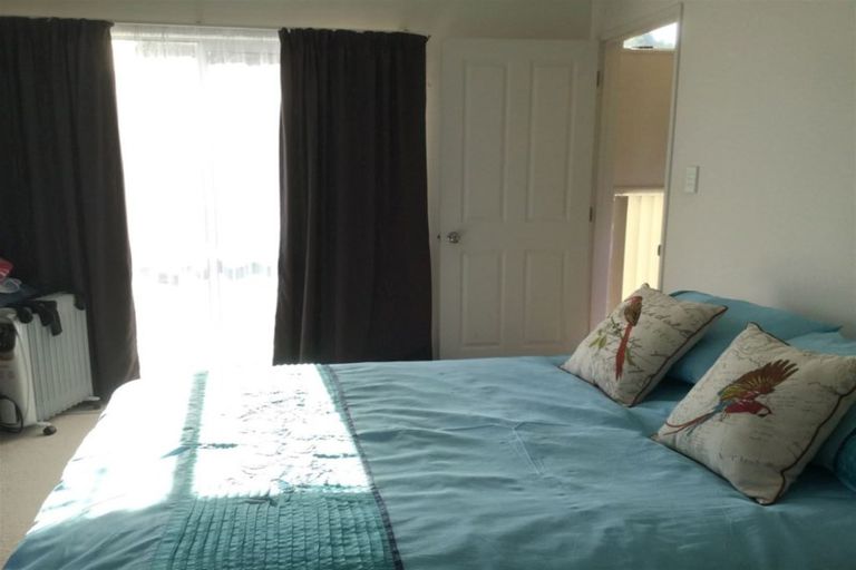 Photo of property in 10 Archibald Road, Kelston, Auckland, 0602