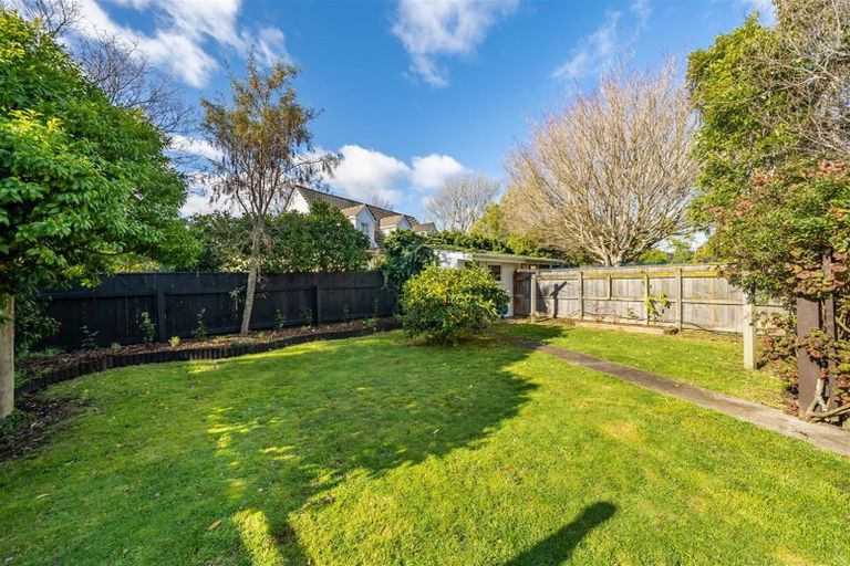 Photo of property in 15 Barton Road, Heretaunga, Upper Hutt, 5018