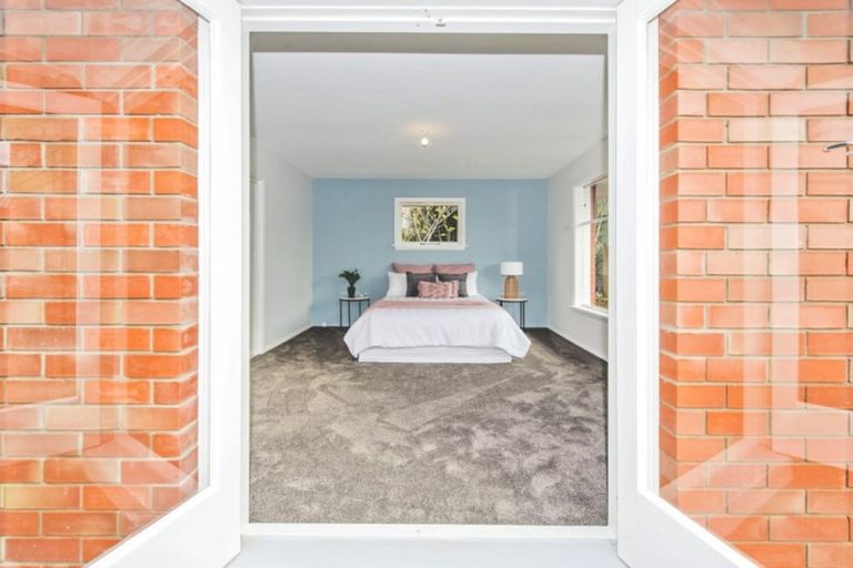 Photo of property in 11 Flinders Road, Heathcote Valley, Christchurch, 8022