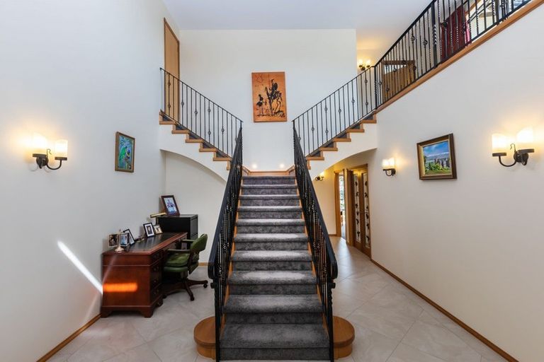 Photo of property in 12 Taunton Green, Papanui, Christchurch, 8052