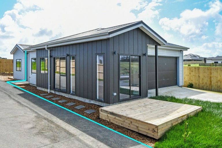 Photo of property in 111 Mutetai Road, Clarks Beach, 2122