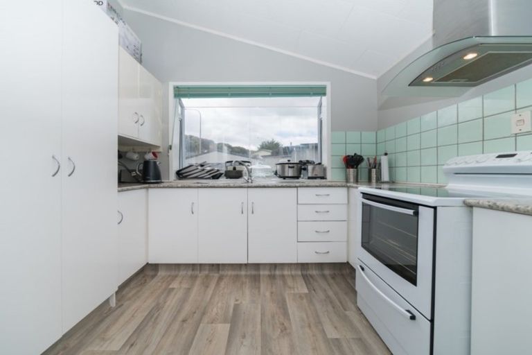 Photo of property in 23 Dahlstrom Grove, Kelvin Grove, Palmerston North, 4414