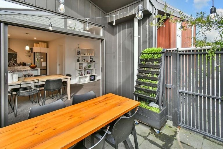 Photo of property in 3 Mettle Lane, Papakura, 2110