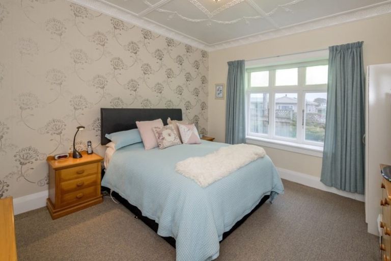 Photo of property in 35 Mckenzie Street, Levin, 5510