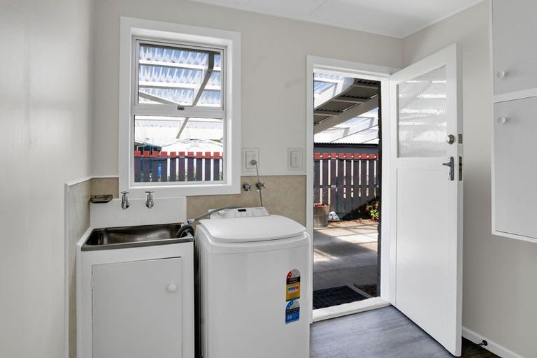 Photo of property in 54 Murray Avenue, Hawera, 4610