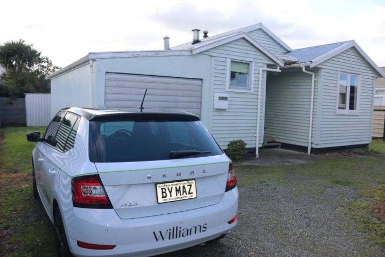 Photo of property in 8a Fairs Road, Milson, Palmerston North, 4414