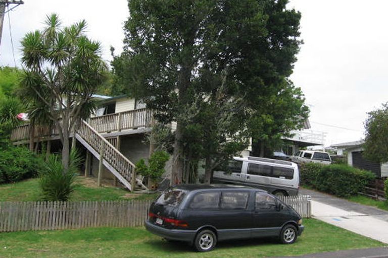 Photo of property in 39 Lanigan Street, Birkdale, Auckland, 0626