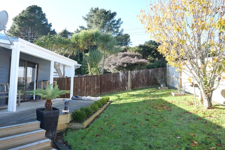 Photo of property in 4 Hookway Grove, Paraparaumu, 5032