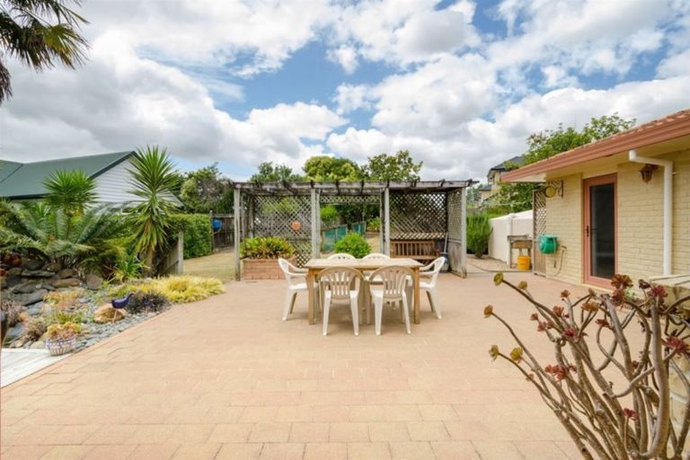Photo of property in 24 Sunny Crescent, Huapai, Kumeu, 0810