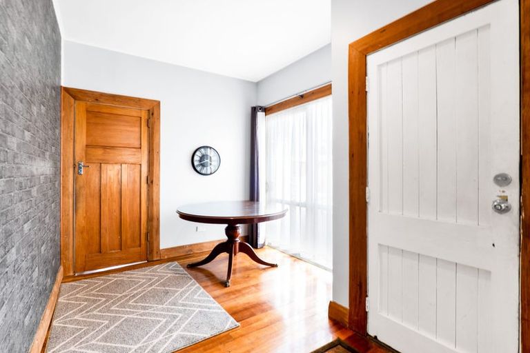 Photo of property in 58 Record Street, Fitzroy, New Plymouth, 4312