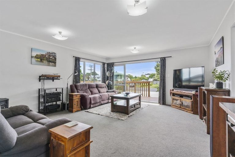 Photo of property in 18 Athenree Road, Athenree, Katikati, 3177