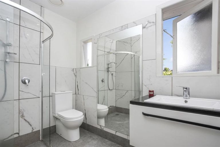 Photo of property in 7 Kamara Road, Glen Eden, Auckland, 0602