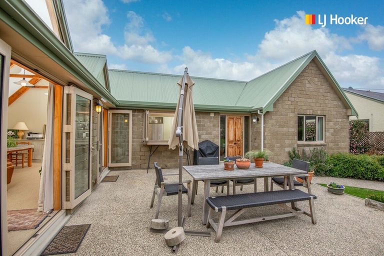 Photo of property in 19 Skerries Street, Outram, 9019