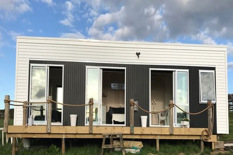 Photo of property in 42 Dysart Lane, Kumeu, 0891