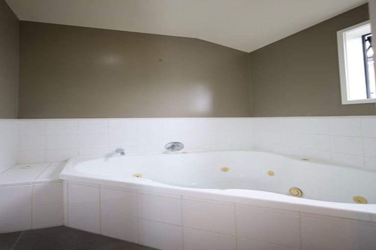 Photo of property in 17a Seymour Place, Bellevue, Tauranga, 3110