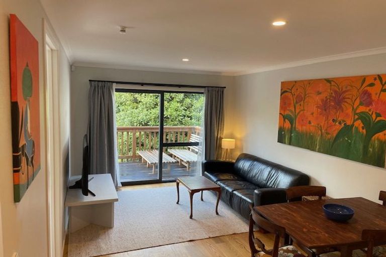 Photo of property in 26 The Terrace, Herald Island, Auckland, 0618