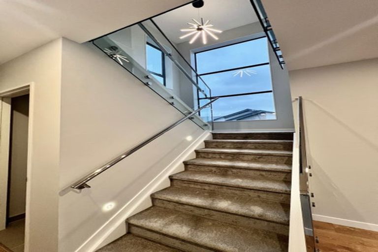 Photo of property in 16 Kiokio Place, Swanson, 0614