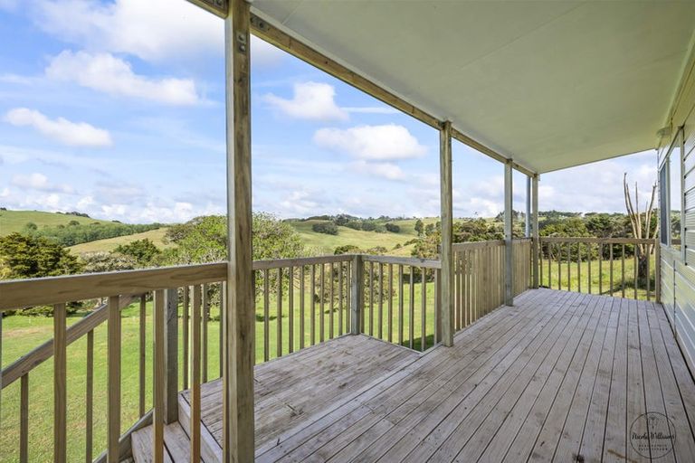 Photo of property in 134 Heatley Road, Whakapirau, Maungaturoto, 0583