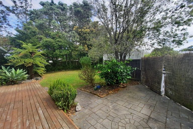 Photo of property in 2/14 Mona Vale, West Harbour, Auckland, 0618
