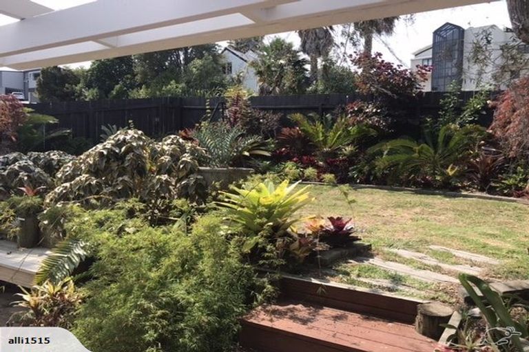 Photo of property in 39 Langton Road, Stanmore Bay, Whangaparaoa, 0932