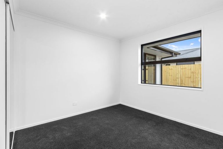 Photo of property in 10 Salkeld Place, Woodend, 7610